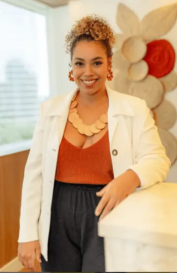 dra Mariana Prado.png